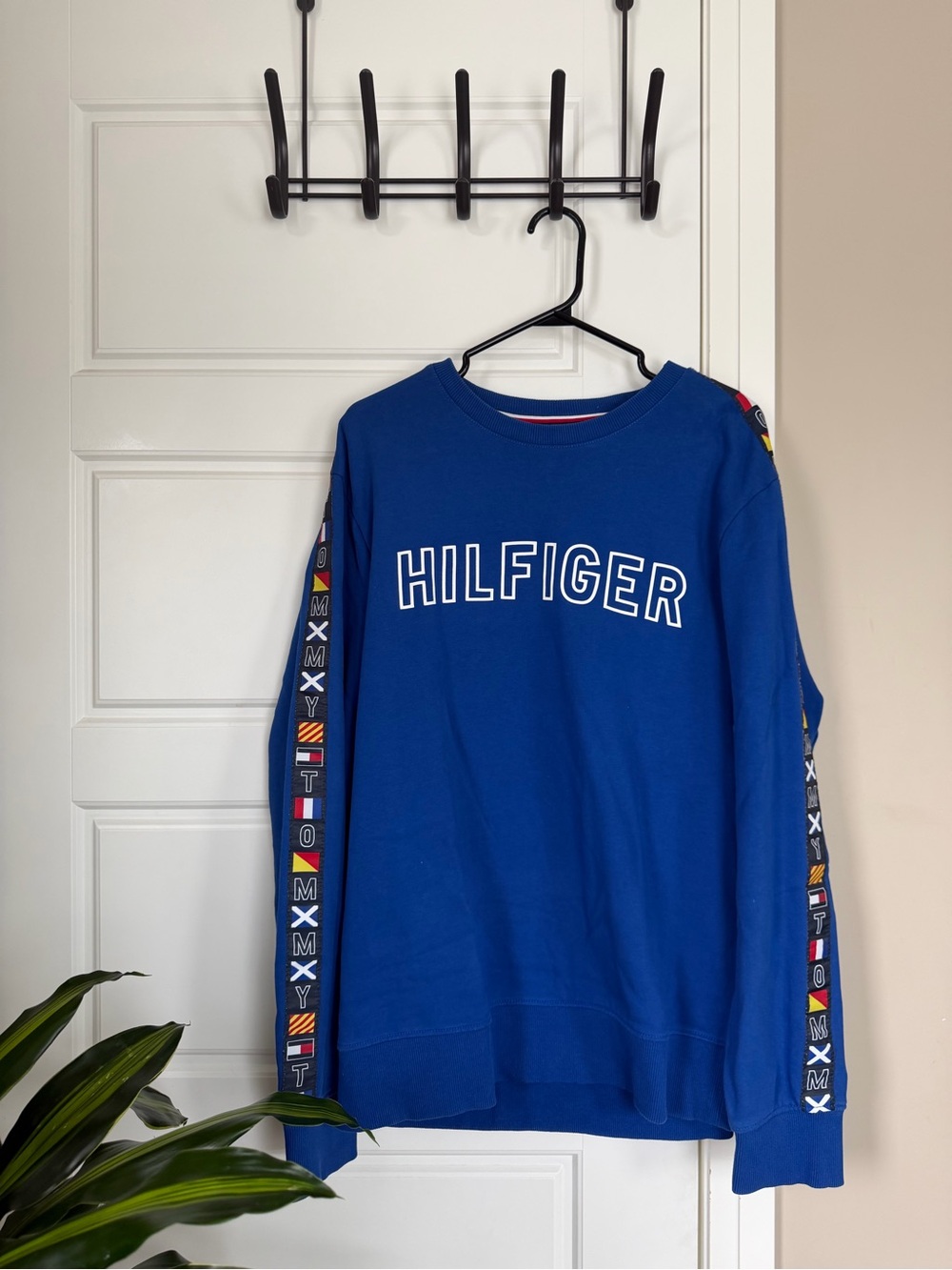 Tommy Hilfiger Men’s Blue Hilfiger Logo Sweatshirt